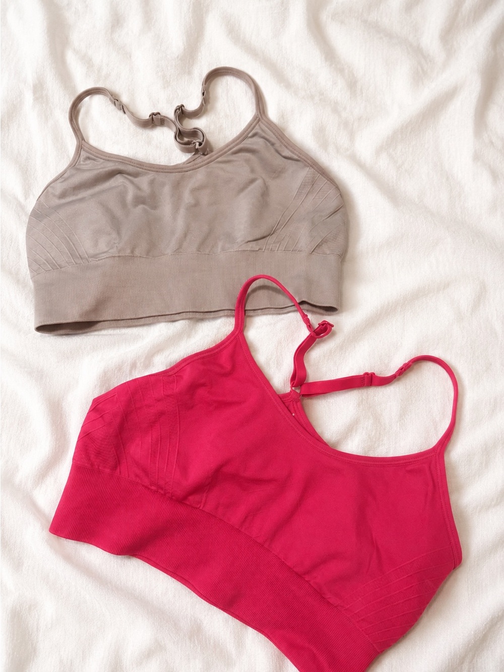 Women’s Seamless sports bra - Fuchsia and Taupe